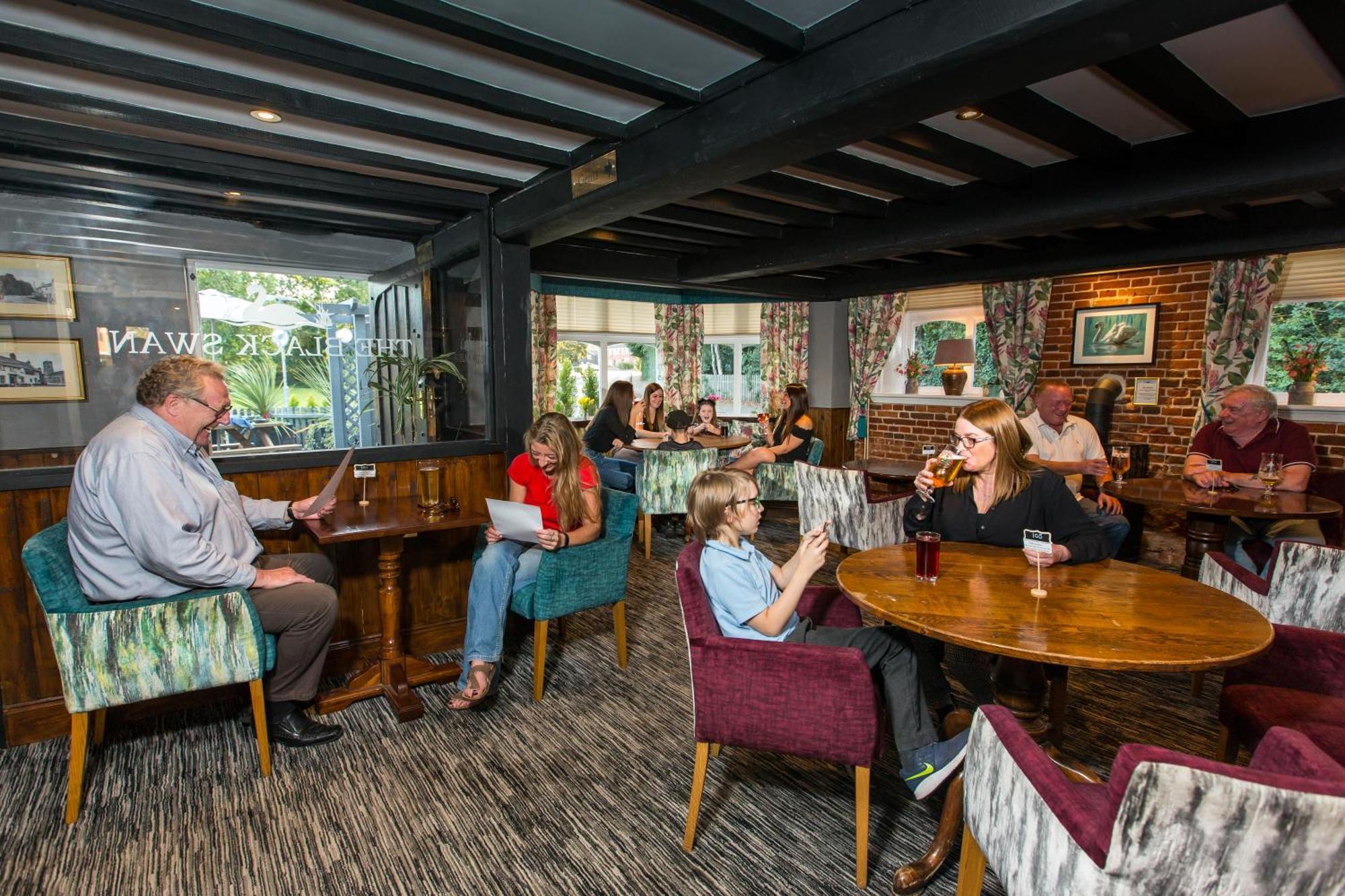 The Black Swan Inn Horsham St Faith Экстерьер фото