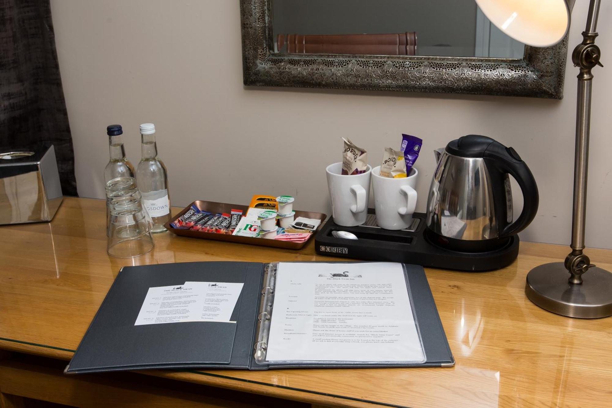 The Black Swan Inn Horsham St Faith Экстерьер фото