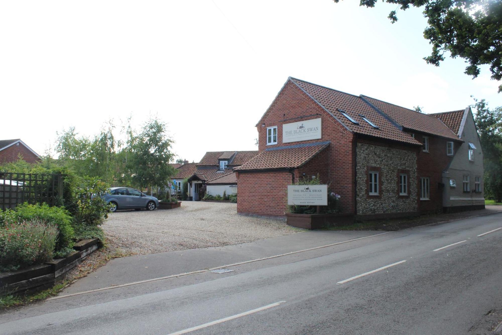 The Black Swan Inn Horsham St Faith Экстерьер фото