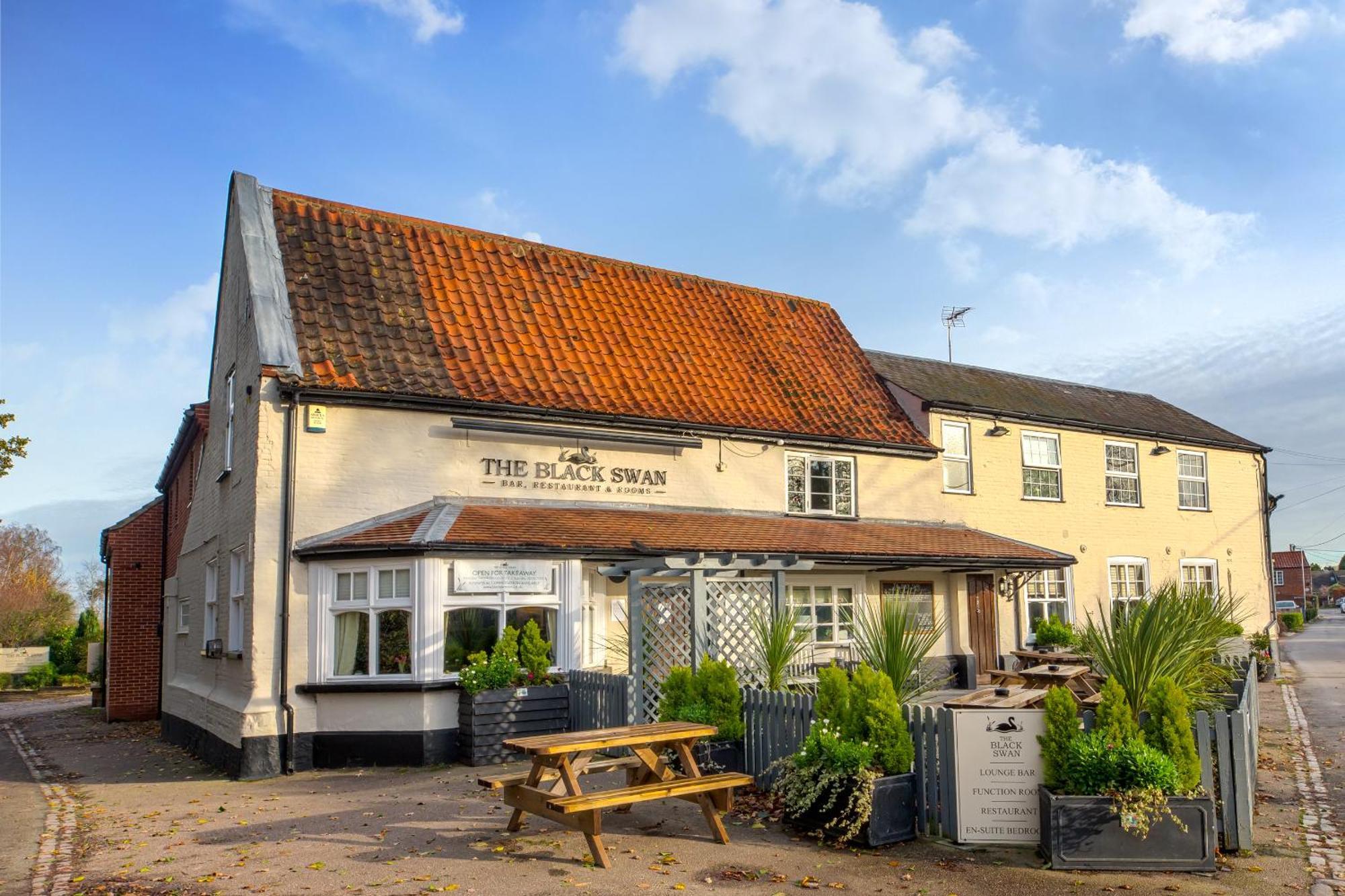 The Black Swan Inn Horsham St Faith Экстерьер фото
