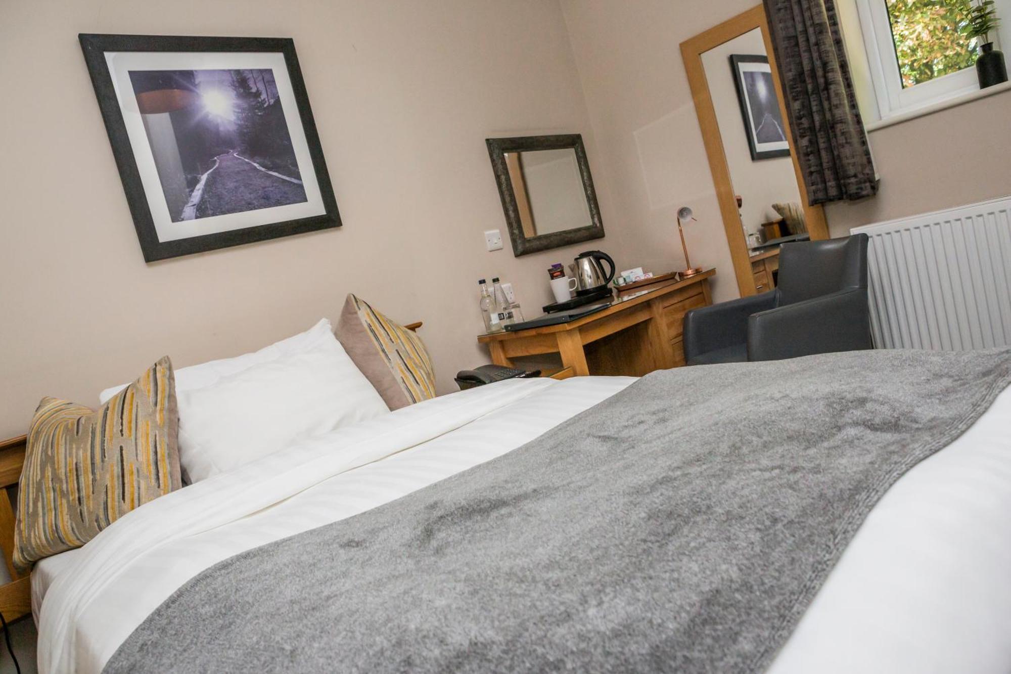 The Black Swan Inn Horsham St Faith Экстерьер фото