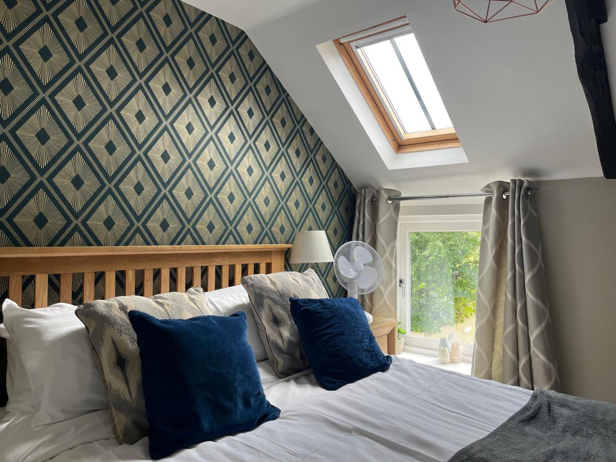 The Black Swan Inn Horsham St Faith Экстерьер фото