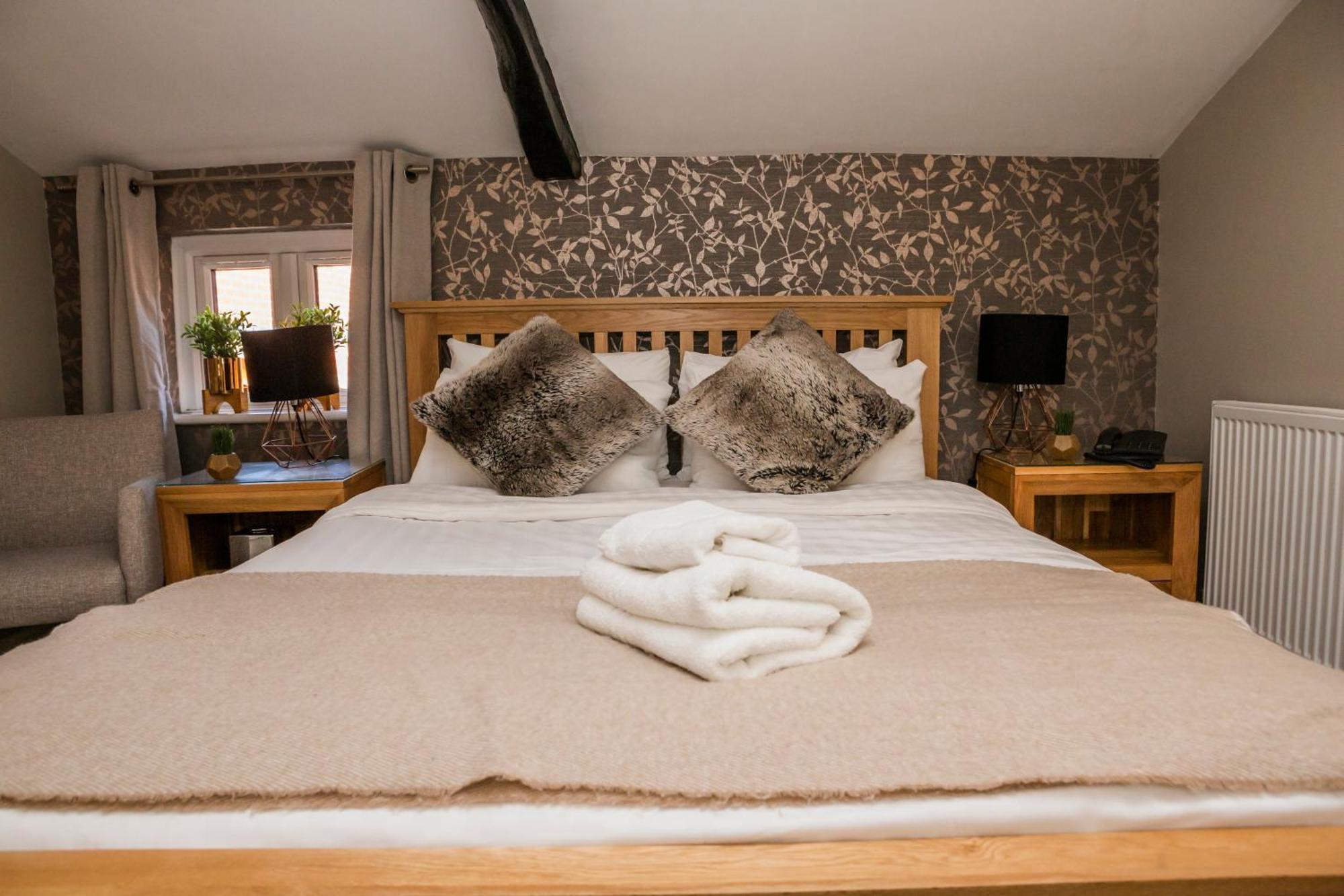 The Black Swan Inn Horsham St Faith Экстерьер фото