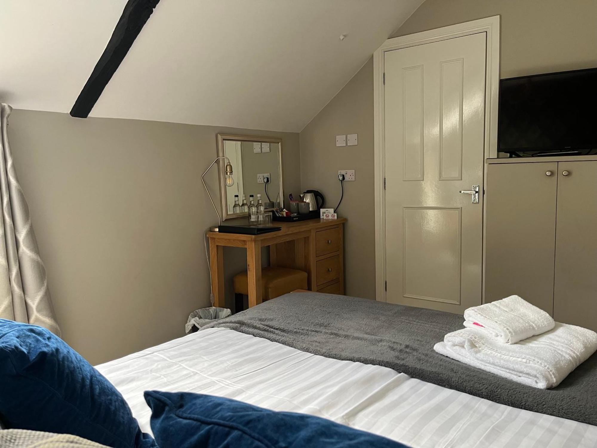 The Black Swan Inn Horsham St Faith Экстерьер фото