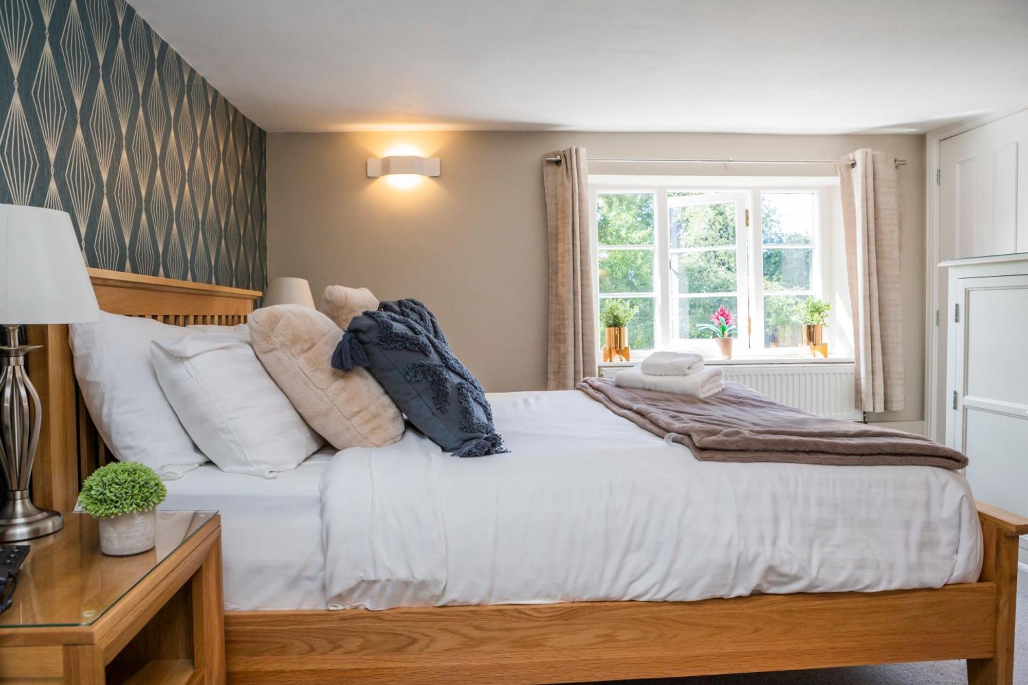 The Black Swan Inn Horsham St Faith Экстерьер фото