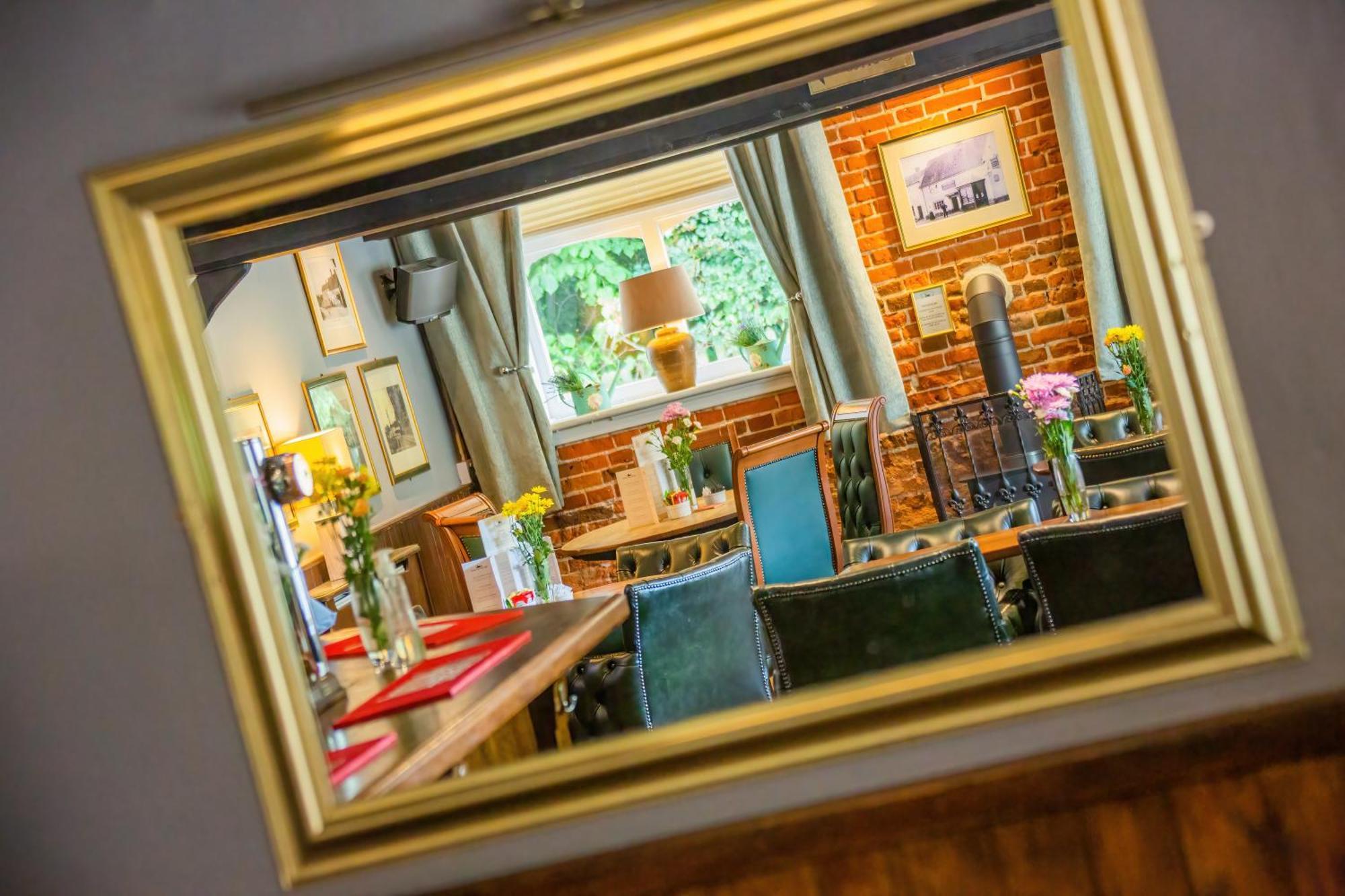 The Black Swan Inn Horsham St Faith Экстерьер фото