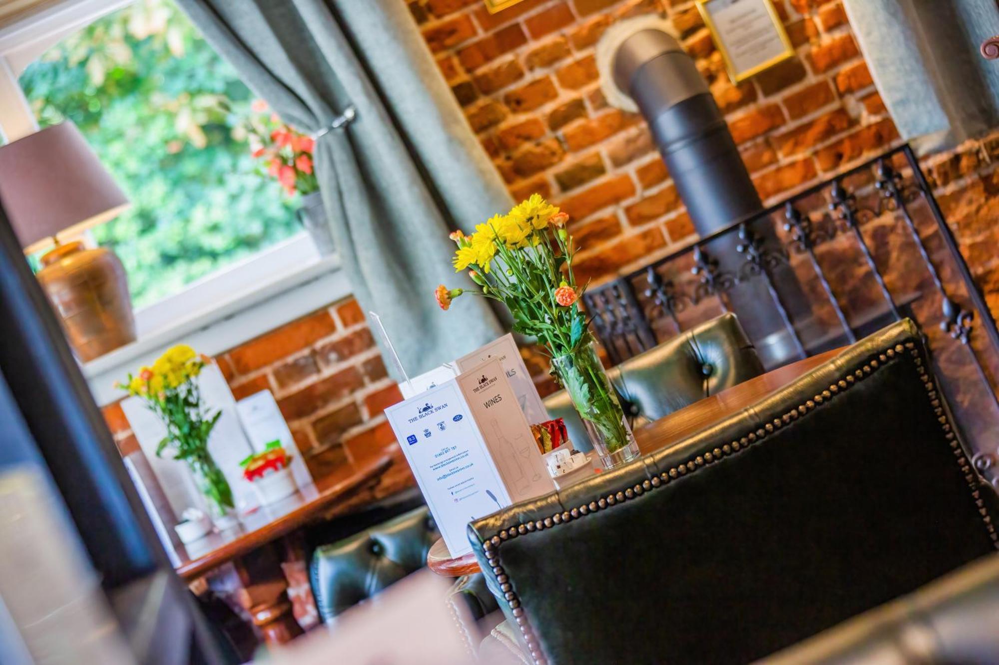 The Black Swan Inn Horsham St Faith Экстерьер фото