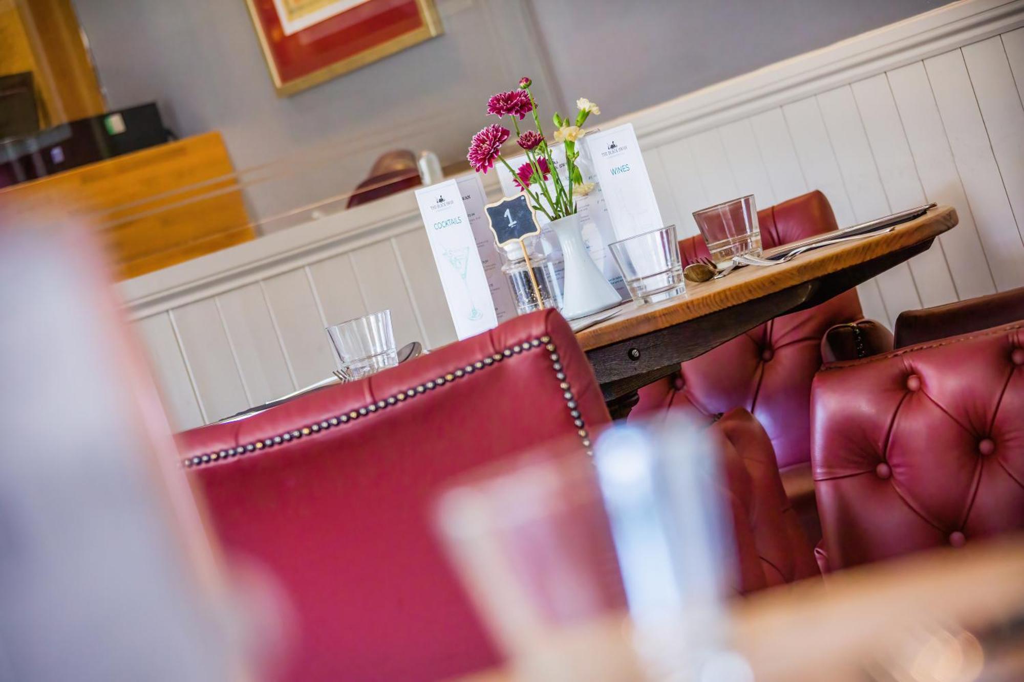 The Black Swan Inn Horsham St Faith Экстерьер фото